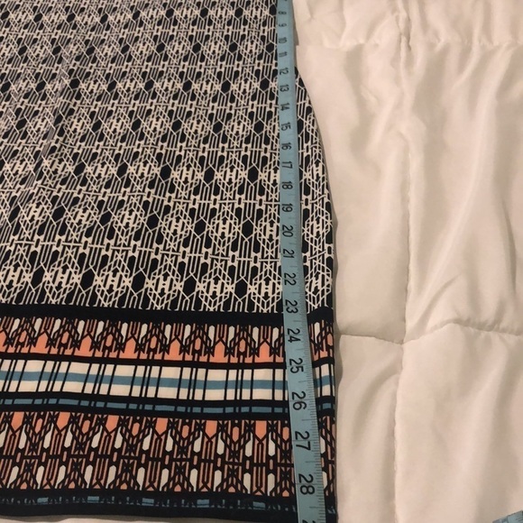 Max Studio printed dress with detailed design - Picture 6 of 8